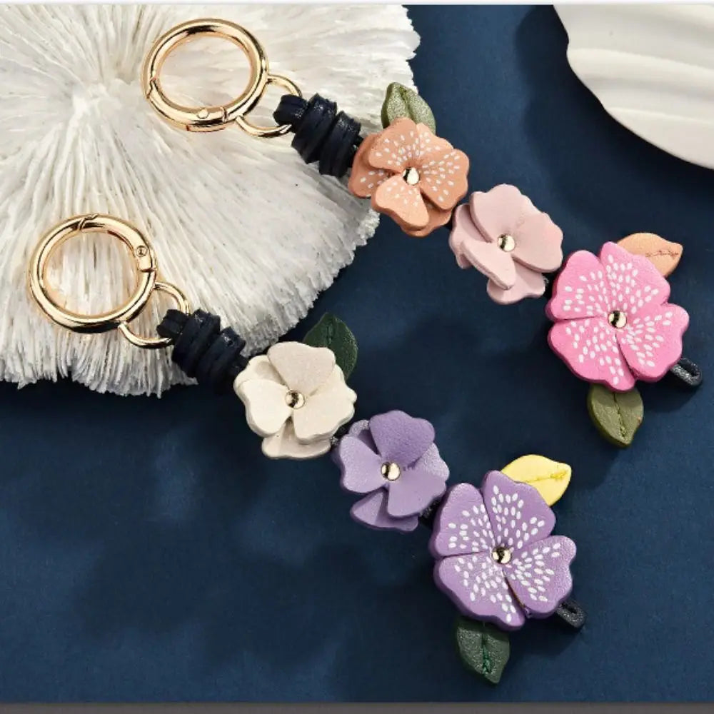Cute Hanger Flower Pu Leather Pendant Handmade Car Keyring Leather Keychain Lotus Fashion Bag Pendant Women